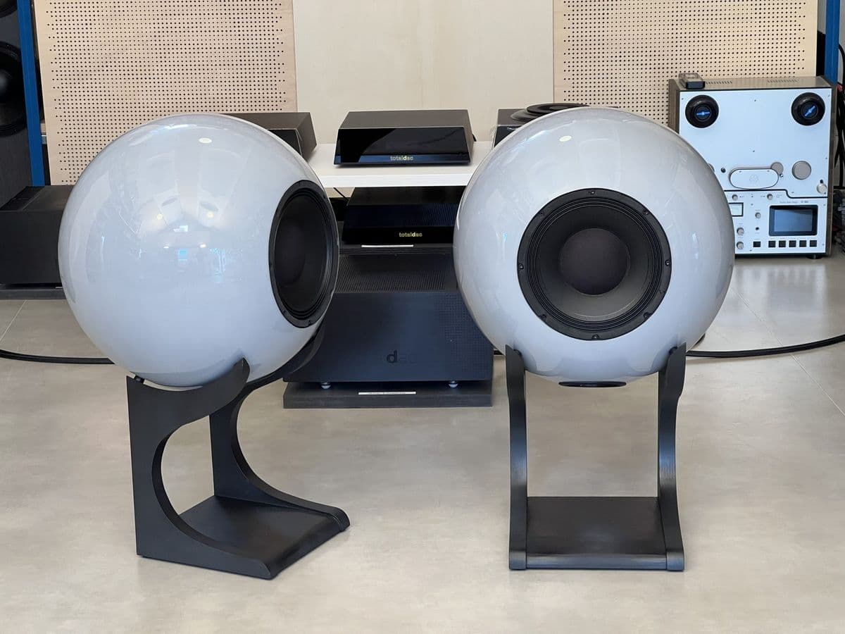 Totaldac Balloon Spherical Passive Bookshelf Speakers Debut with 95 dB Sensitivity and Coaxial 2-Way Design