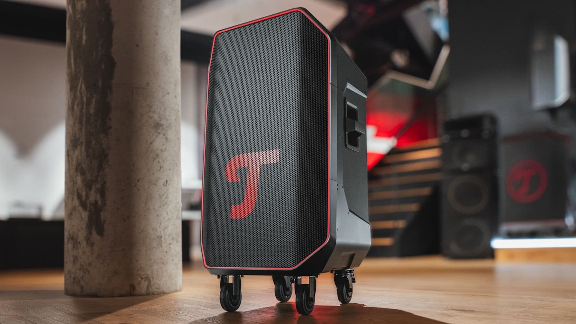 Introducing the Teufel Rockster 2: Advanced Sound and Light Integration for Events