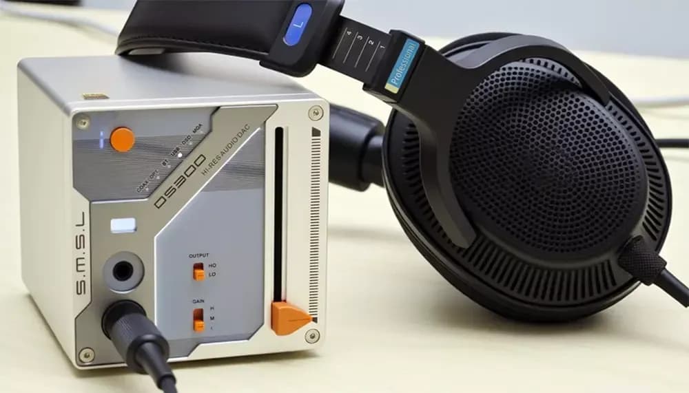 Introducing SMSL PS200 Pro Desktop DAC and DS300 Headphone Amplifier/DAC in Cyberpunk Style