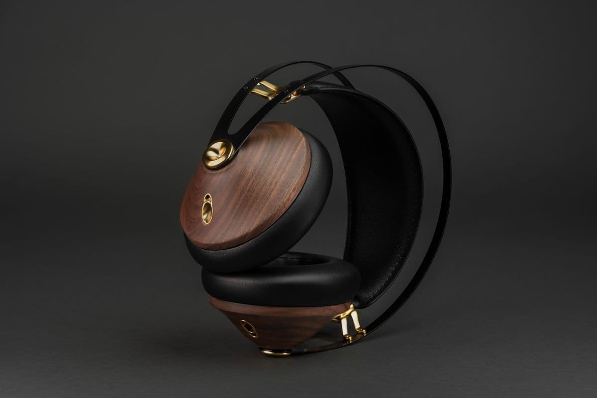 Meze Audio 99 Classics Generation 2: Enhanced Headphones for Audiophiles