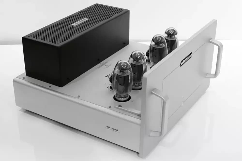 Audio Research D-80 Reference Series Fully Balanced 70 Wpc KT150 Tube Stereo Power Amplifier