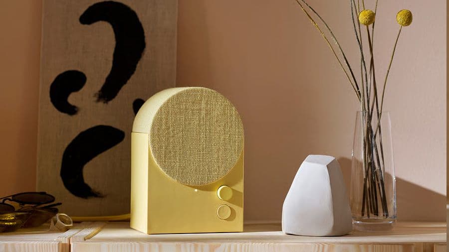 JBL Unveils Stylish Soundgear Clips Earbuds Focusing on Fashion Design