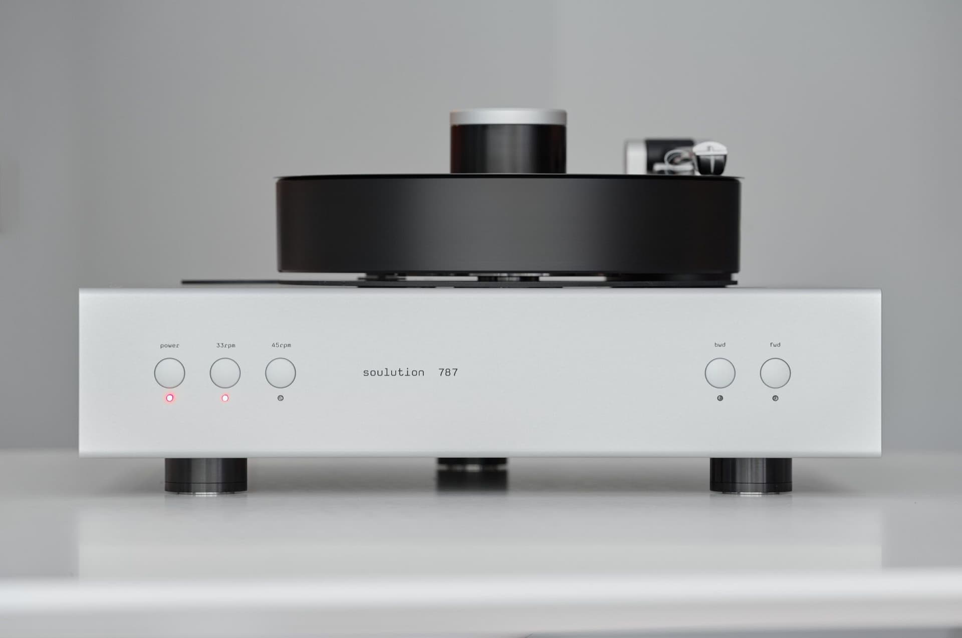 Soulution Unveils the Groundbreaking 787 Vinyl Turntable