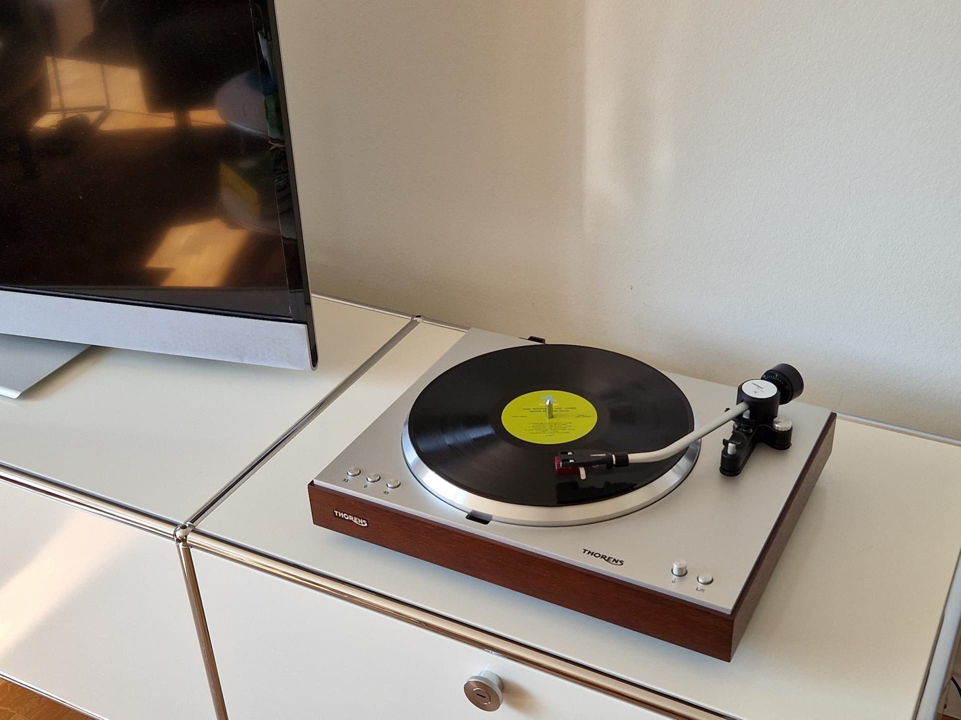 Thorens Unveils the TD 404 DD Turntable at High End Show 2025