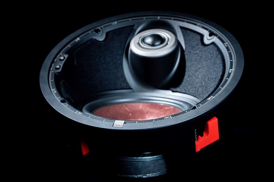 DALI presenta PHANTOM M-80 A y CI AMP-4750 DSP en ISE 2025