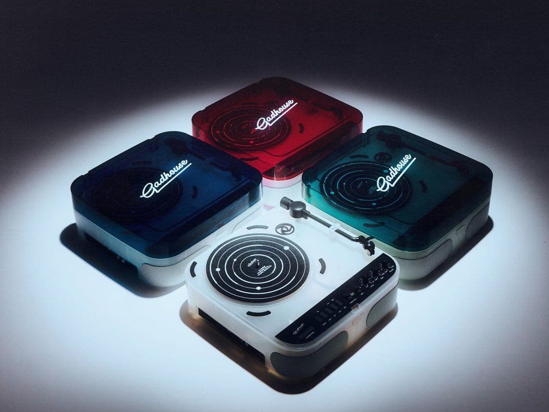 Gadhouse Unveils Cosmo Solar Edition Portable Turntable with Retro-Futuristic Design